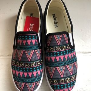 Bucketfeet women size 9 sneakers. NWT!